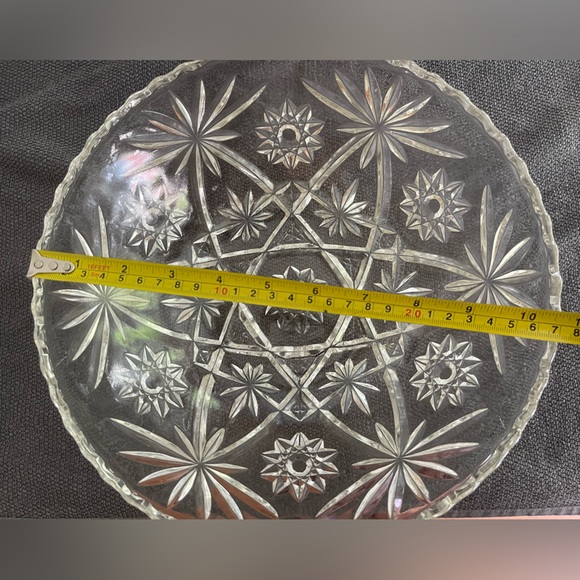 Anchor Hocking Star Of David Large Salad/Serving Bowl. 10.5”W x 3.75”H. - Picture 3 of 6